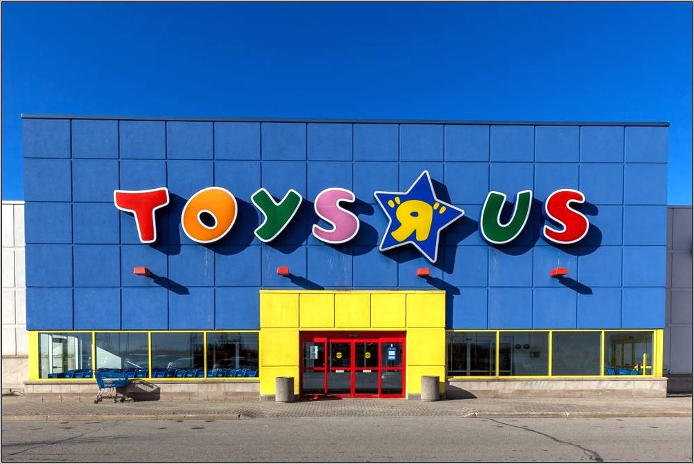 Putting Toys R Us On Resume After Closing
