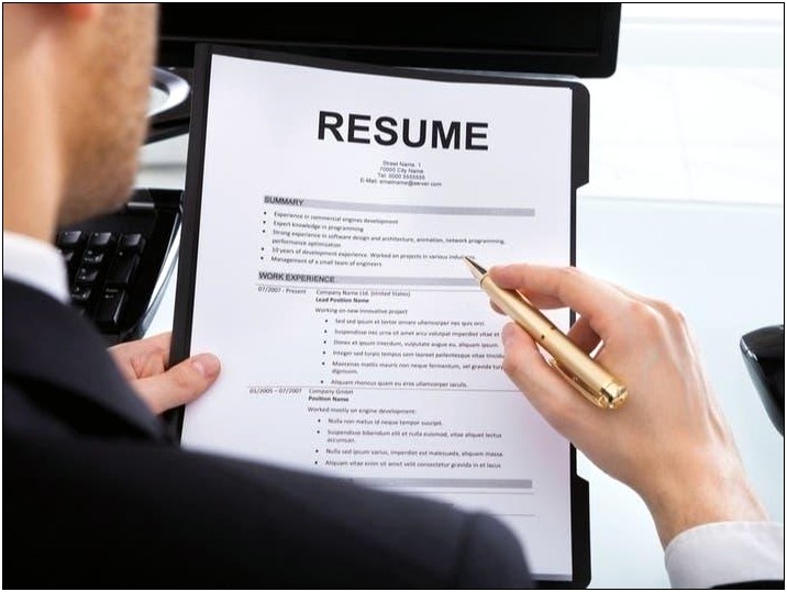 Take Paper Resume To Job Fair